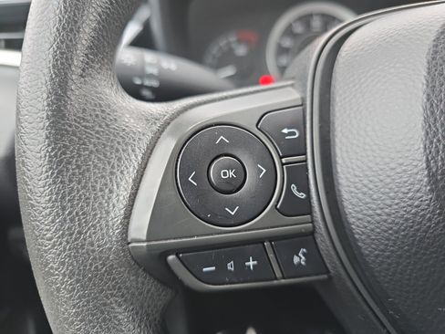 Used 2020 Toyota Corolla LE image 16