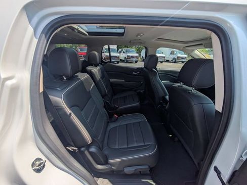 Certified 2022 GMC Acadia Denali w/ Denali Ultimate Package AWD/4WD image 36