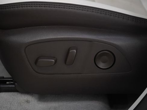 Used 2024 GMC Acadia Denali w/ Super Cruise Package image 32