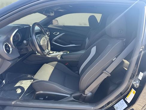 Used 2022 Chevrolet Camaro LT w/ Technology Package RWD image 9