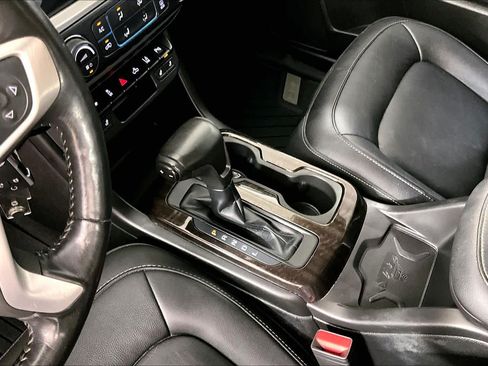 Used 2019 GMC Canyon SLT w/ Driver Alert Package RWD image 16