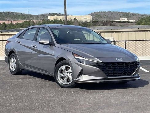 Certified 2023 Hyundai Elantra SE w/ Cargo Package image 1