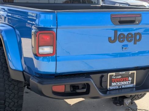 Used 2022 Jeep Gladiator Sport image 8