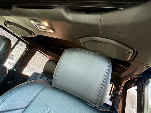 Used 2022 Jeep Wrangler Unlimited Sahara image 20