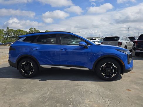 New 2026 Kia Sportage EX image 9