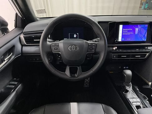 Used 2026 Toyota Camry SE FWD image 7