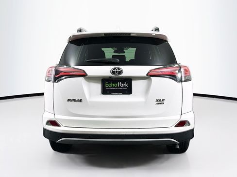Used 2018 Toyota RAV4 XLE AWD/4WD image 7