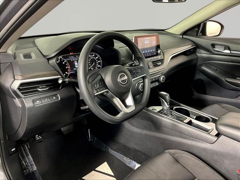 Certified 2024 Nissan Altima 2.5 SV FWD image 17