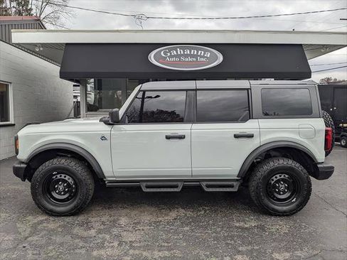 Used 2023 Ford Bronco Black Diamond image 2