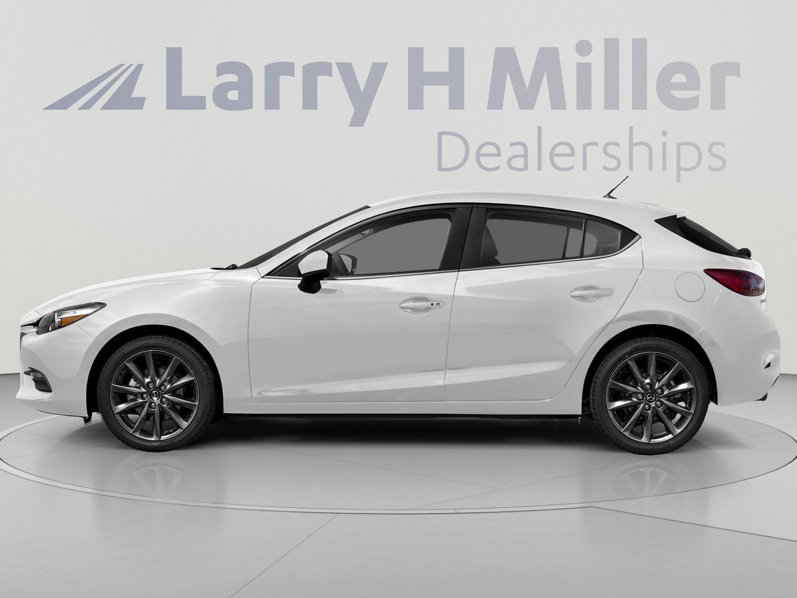 Used 2018 MAZDA MAZDA3 Touring FWD image 3