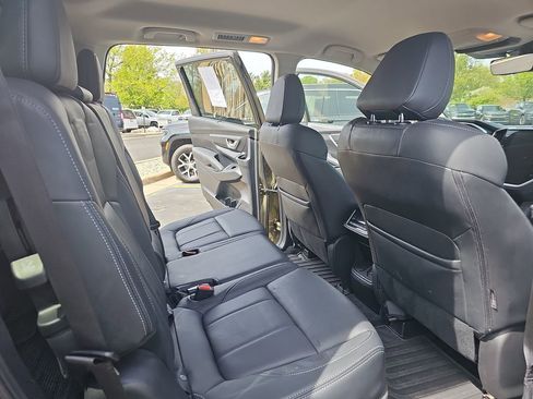 Used 2023 Subaru Ascent Limited AWD/4WD image 11
