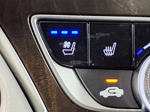 Used 2018 Honda Accord Touring image 22