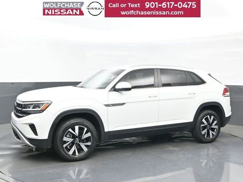 Used 2021 Volkswagen Atlas Cross Sport SE FWD image 2