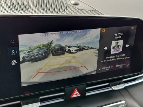 Used 2025 Hyundai Elantra Limited FWD image 31
