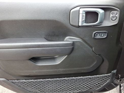 Used 2024 Jeep Wrangler Unlimited Rubicon 4xe image 12