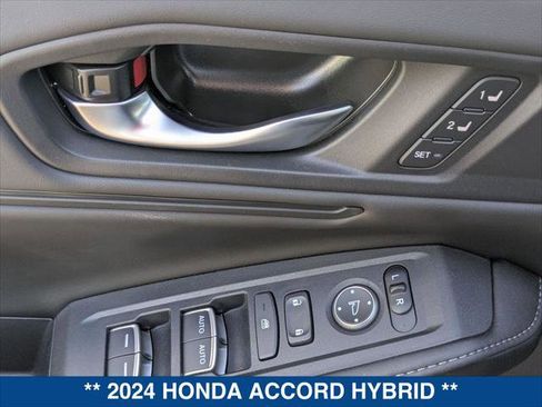 Used 2024 Honda Accord Sport image 11