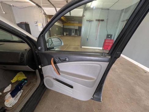 Used 2006 Saturn Vue AWD V6 image 30