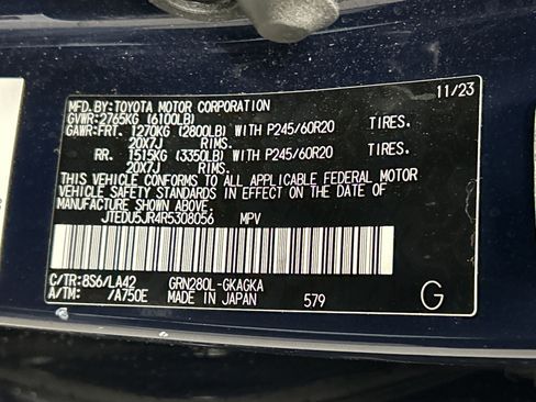 Used 2024 Toyota 4Runner Limited RWD image 36