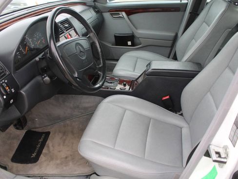 Used 1996 Mercedes-Benz C 220 Sedan image 13