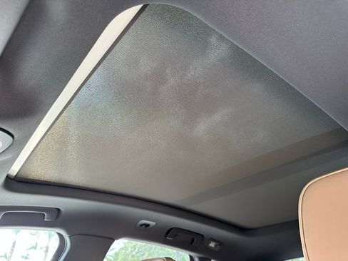 Certified 2025 Porsche Macan image 28