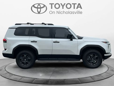 Used 2025 Lexus GX 550 AWD/4WD image 7