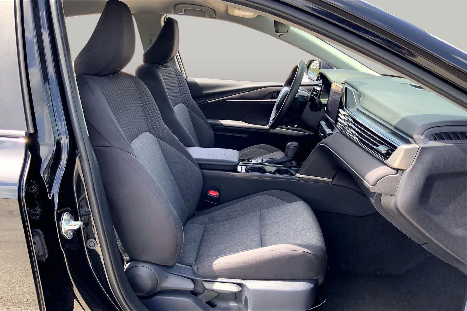 Used 2025 Toyota Camry LE FWD image 9