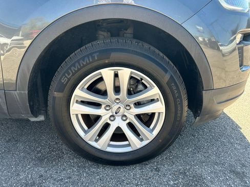 Used 2018 Ford Explorer XLT w/ Equipment Group 202A AWD/4WD image 32