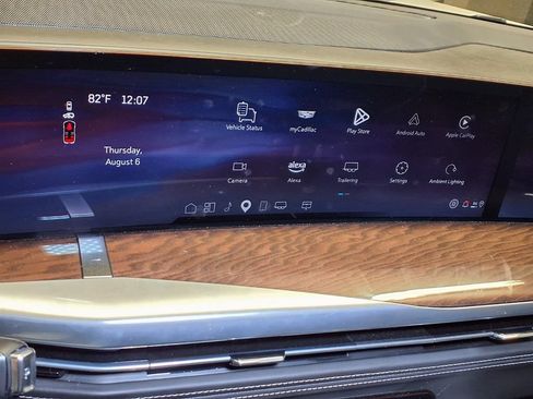 Certified 2025 Cadillac Escalade Sport Platinum AWD/4WD image 4