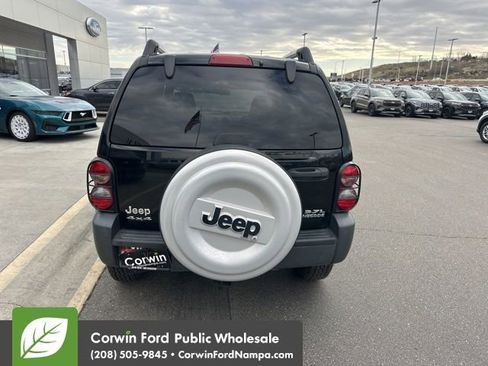 Used 2005 Jeep Liberty Renegade image 8