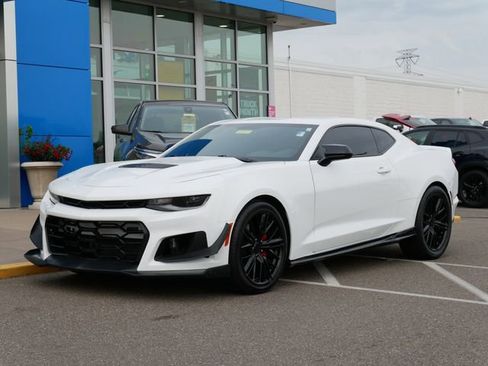 Used 2023 Chevrolet Camaro LT w/ Technology Package image 2