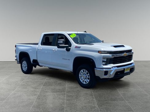 Used 2024 Chevrolet Silverado 2500 LT AWD/4WD image 7