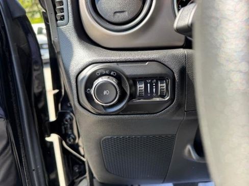 Used 2020 Jeep Wrangler Unlimited Sport image 20