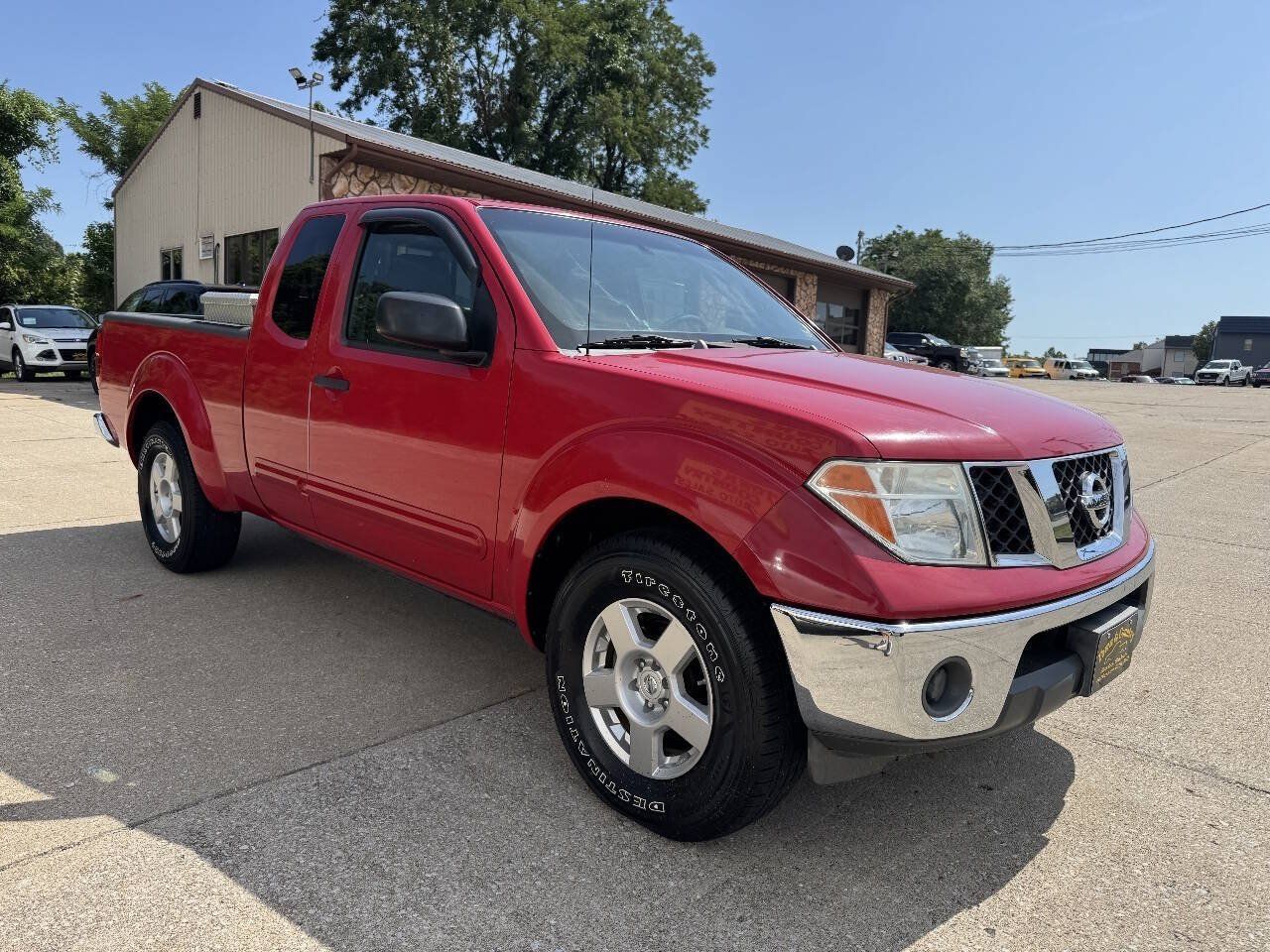 Used 2007 Nissan Frontier SE w/ SE Value Truck Pkg RWD image 2