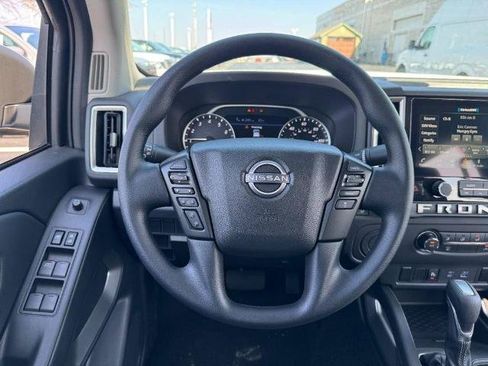 Certified 2025 Nissan Frontier SV RWD image 7