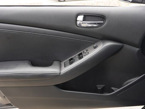 Used 2011 Nissan Altima 3.5 SR w/ 3.5SR Premium Pkg FWD image 21