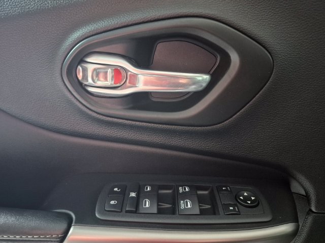 Used 2022 Jeep Cherokee Latitude Lux AWD/4WD image 15