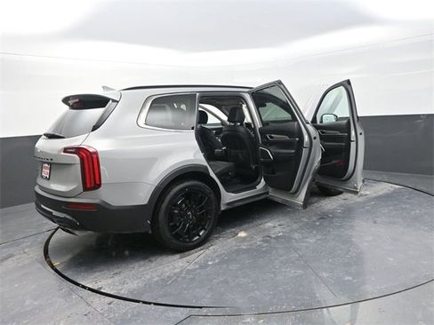 Used 2022 Kia Telluride EX w/ EX Premium Package image 41