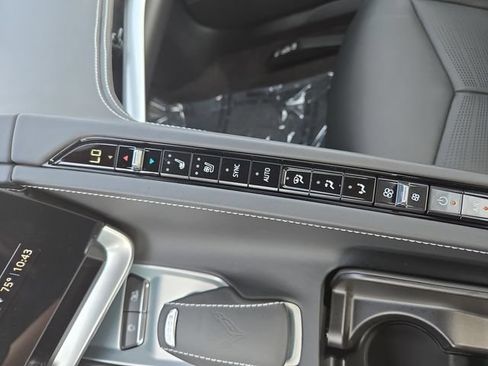 Used 2023 Chevrolet Corvette Stingray Premium Conv w/ Z51 Performance Package RWD image 31