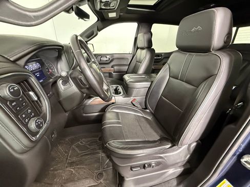 Used 2021 Chevrolet Silverado 1500 High Country w/ Technology Package image 6