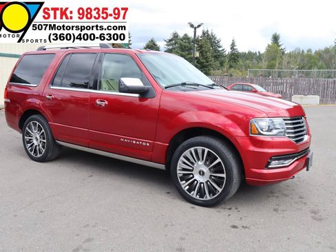 Used 2015 Lincoln Navigator 4WD w/ Equipment Group 101A Reserve image 10