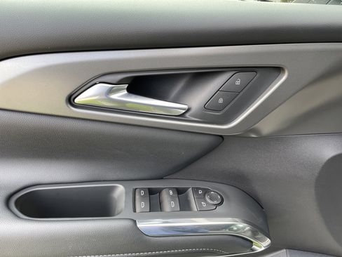 New 2026 Chevrolet Traverse LT image 9