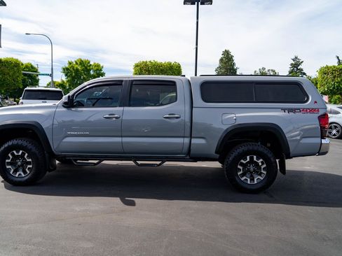 Used 2018 Toyota Tacoma TRD Off-Road AWD/4WD image 14