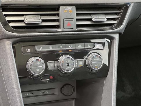 Certified 2024 Volkswagen Taos SE AWD/4WD image 20