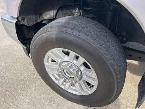 Used 2019 Ford F250 XLT w/ FX4 Off-Road Package image 4