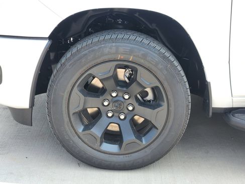 New 2026 RAM 1500 Express AWD/4WD image 10
