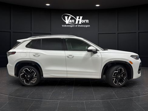 Used 2026 Volkswagen Tiguan SEL R-Line AWD/4WD image 8