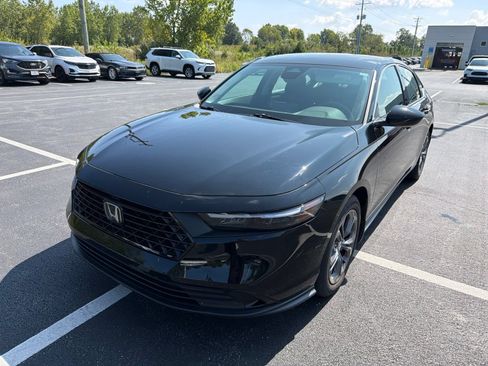 Used 2023 Honda Accord EX image 2