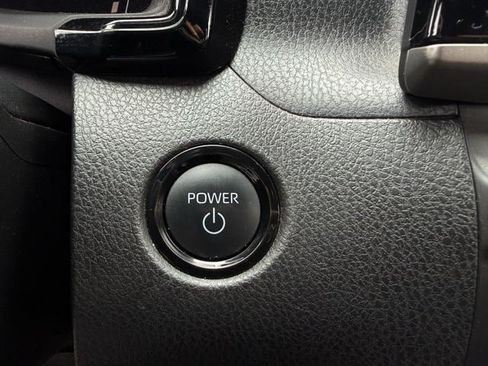 Used 2025 Toyota Camry SE FWD image 23