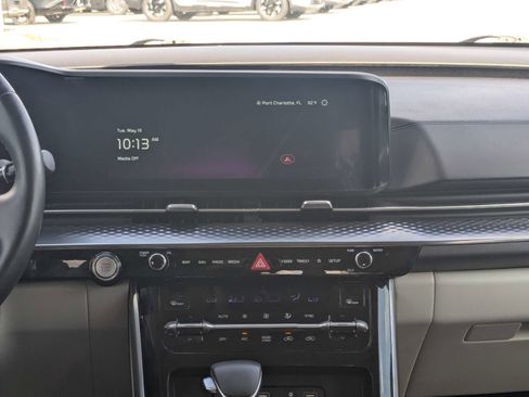 Used 2023 Kia Carnival SX Prestige FWD image 22
