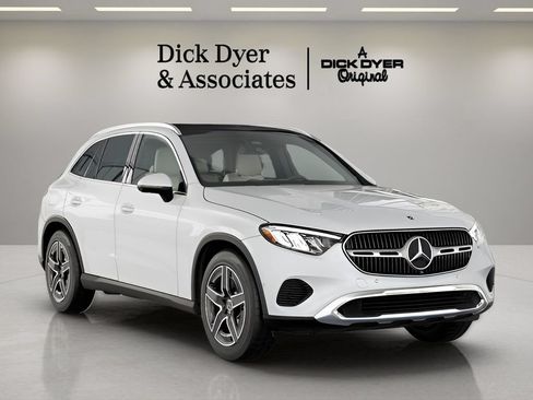 Used 2026 Mercedes-Benz GLC 300 image 5